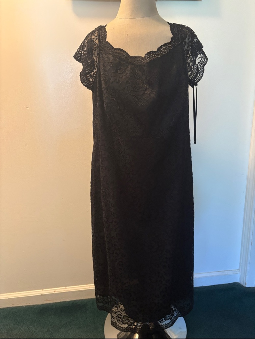 Chic Black Lace Midi Dress 18W